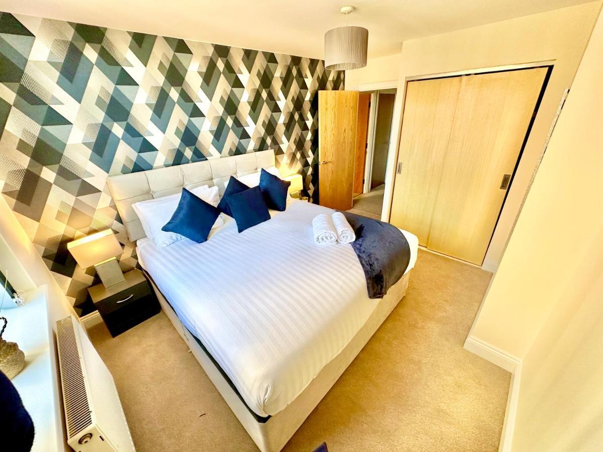 בורנמות' A Stylish Retreat - Super King Bed - Heart Of Town Centre - 5 Mins Stroll To Beach מראה חיצוני תמונה